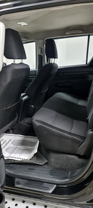 Toyota Hilux VIII, 2018 год, 2 680 000 рублей, 7 фотография