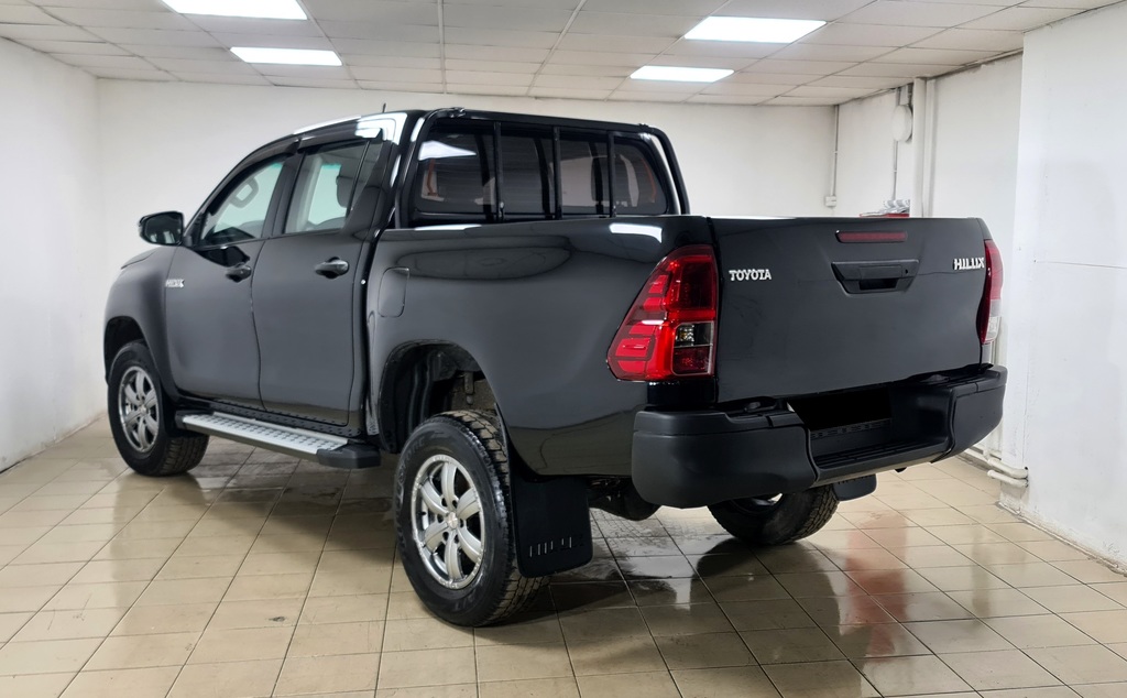 Toyota Hilux VIII, 2018 год, 2 680 000 рублей, 2 фотография