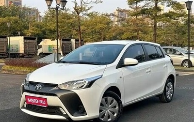 Toyota Yaris XP150 рестайлинг, 2022 год, 1 275 000 рублей, 1 фотография
