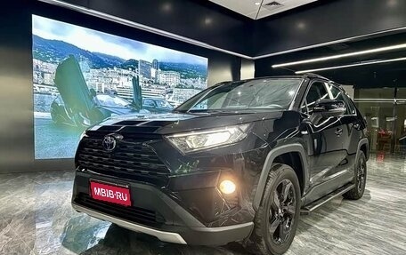 Toyota RAV4, 2023 год, 5 630 000 рублей, 1 фотография