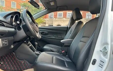 Toyota Yaris XP150 рестайлинг, 2022 год, 1 275 000 рублей, 13 фотография