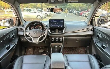 Toyota Yaris XP150 рестайлинг, 2022 год, 1 275 000 рублей, 14 фотография