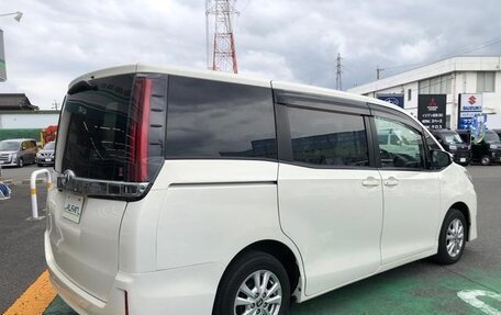 Toyota Noah III, 2021 год, 1 920 008 рублей, 6 фотография