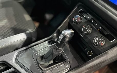 Volkswagen Tiguan II, 2022 год, 2 283 000 рублей, 11 фотография