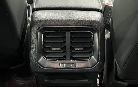 Volkswagen Tiguan II, 2022 год, 2 283 000 рублей, 10 фотография