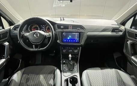 Volkswagen Tiguan II, 2022 год, 2 283 000 рублей, 5 фотография