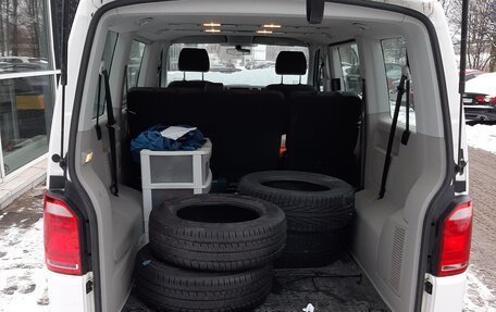 Volkswagen Caravelle T6 рестайлинг, 2018 год, 3 200 000 рублей, 6 фотография