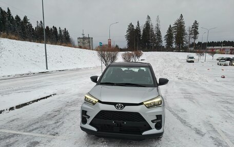 Toyota Raize I, 2023 год, 2 400 000 рублей, 2 фотография