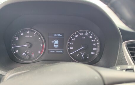 Hyundai Solaris II рестайлинг, 2018 год, 900 000 рублей, 8 фотография