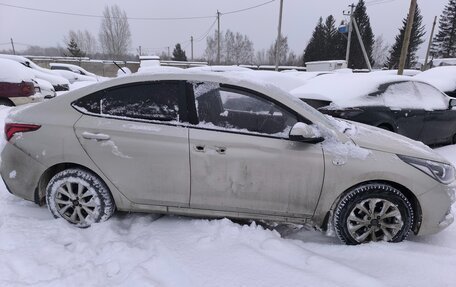 Hyundai Solaris II рестайлинг, 2018 год, 900 000 рублей, 3 фотография