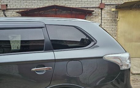 Mitsubishi Outlander III рестайлинг 3, 2014 год, 1 850 000 рублей, 3 фотография