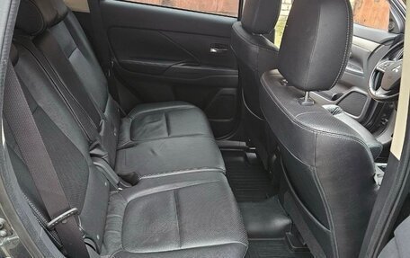 Mitsubishi Outlander III рестайлинг 3, 2014 год, 1 850 000 рублей, 21 фотография