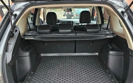 Mitsubishi Outlander III рестайлинг 3, 2014 год, 1 850 000 рублей, 15 фотография