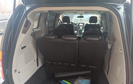 Chrysler Voyager IV, 2010 год, 1 500 000 рублей, 10 фотография