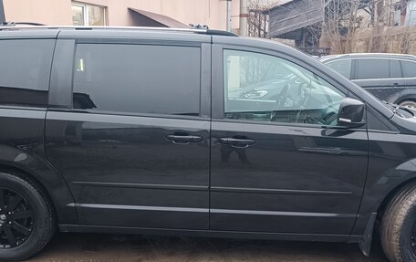 Chrysler Voyager IV, 2010 год, 1 500 000 рублей, 3 фотография