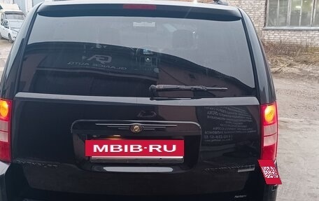 Chrysler Voyager IV, 2010 год, 1 500 000 рублей, 4 фотография