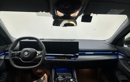 BMW 5 серия, 2024 год, 5 930 000 рублей, 10 фотография