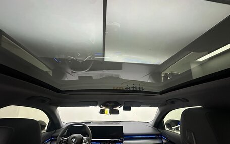 BMW 5 серия, 2024 год, 5 930 000 рублей, 11 фотография