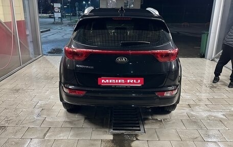 KIA Sportage IV рестайлинг, 2018 год, 2 100 000 рублей, 5 фотография