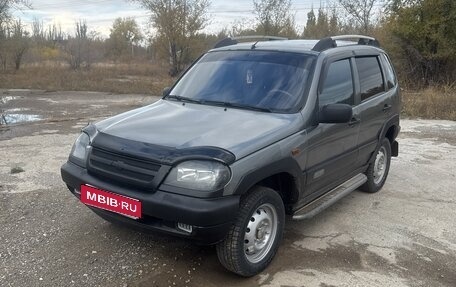 Chevrolet Niva I рестайлинг, 2004 год, 390 000 рублей, 1 фотография