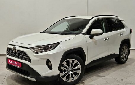 Toyota RAV4, 2020 год, 3 999 000 рублей, 1 фотография