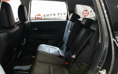 Mitsubishi Outlander III рестайлинг 3, 2013 год, 1 549 000 рублей, 9 фотография