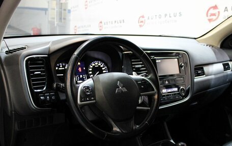Mitsubishi Outlander III рестайлинг 3, 2013 год, 1 549 000 рублей, 7 фотография