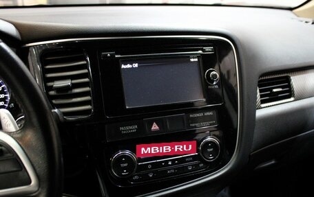 Mitsubishi Outlander III рестайлинг 3, 2013 год, 1 549 000 рублей, 10 фотография