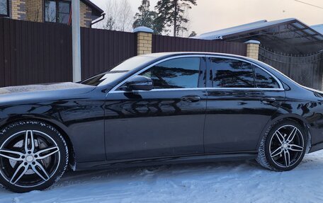 Mercedes-Benz E-Класс, 2016 год, 2 650 000 рублей, 9 фотография