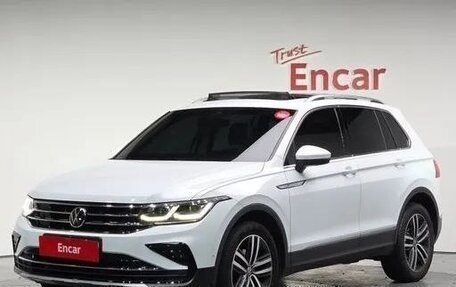 Volkswagen Tiguan II, 2021 год, 4 200 000 рублей, 1 фотография