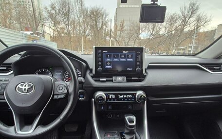 Toyota RAV4, 2020 год, 3 500 000 рублей, 9 фотография