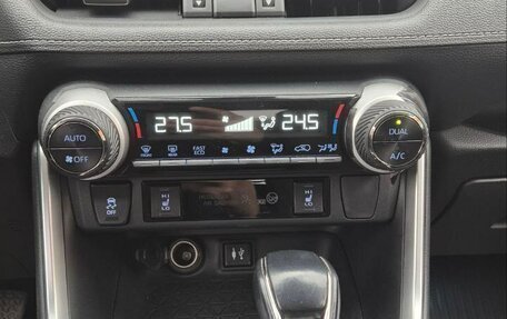 Toyota RAV4, 2020 год, 3 500 000 рублей, 16 фотография