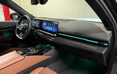 BMW 5 серия, 2025 год, 12 775 000 рублей, 15 фотография