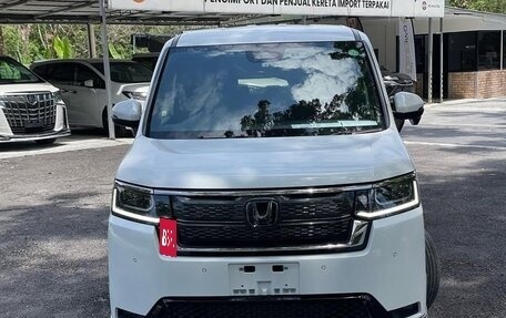 Honda Stepwgn, 2022 год, 2 640 000 рублей, 2 фотография