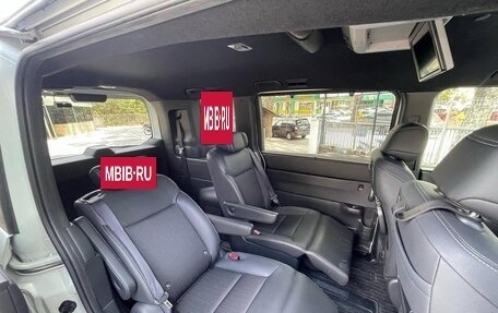 Honda Stepwgn, 2022 год, 2 640 000 рублей, 9 фотография