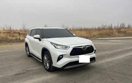 Toyota Highlander, 2024 год, 4 990 000 рублей, 3 фотография