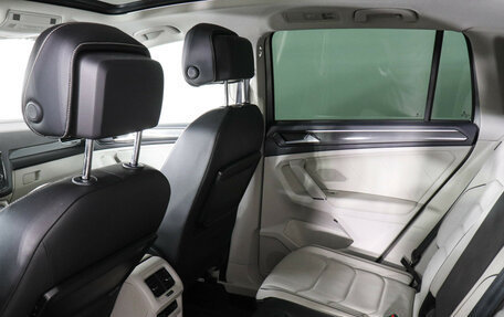 Volkswagen Tiguan II, 2017 год, 2 697 000 рублей, 12 фотография