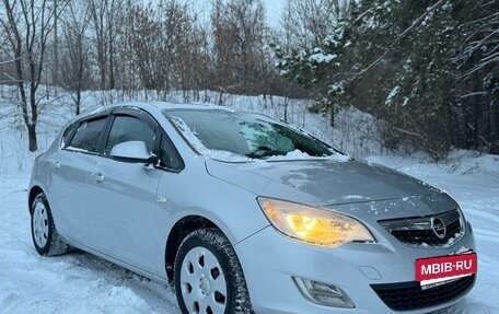 Opel Astra J, 2010 год, 499 000 рублей, 3 фотография