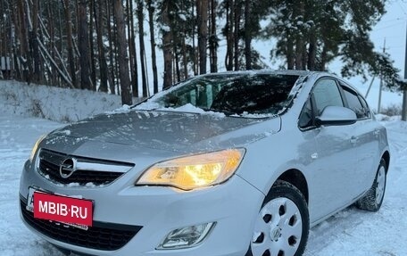 Opel Astra J, 2010 год, 499 000 рублей, 4 фотография