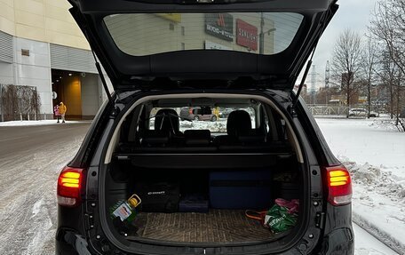 Mitsubishi Outlander III рестайлинг 3, 2016 год, 1 750 000 рублей, 13 фотография