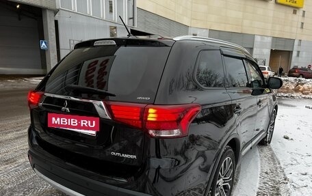Mitsubishi Outlander III рестайлинг 3, 2016 год, 1 750 000 рублей, 7 фотография