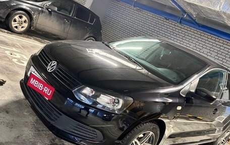 Volkswagen Polo VI (EU Market), 2013 год, 735 000 рублей, 2 фотография