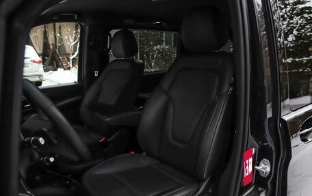 Mercedes-Benz V-Класс, 2021 год, 7 300 000 рублей, 34 фотография