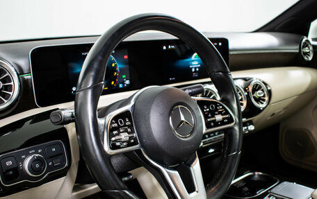 Mercedes-Benz A-Класс, 2018 год, 2 150 000 рублей, 13 фотография