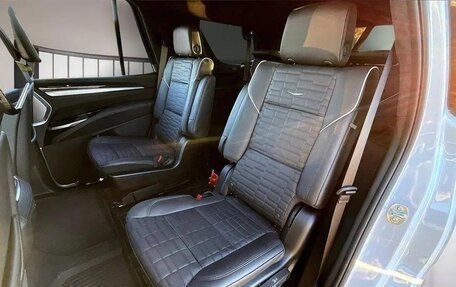 Cadillac Escalade V, 2025 год, 21 204 000 рублей, 10 фотография