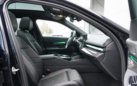 BMW 5 серия, 2025 год, 6 750 000 рублей, 32 фотография