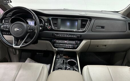 KIA Carnival III, 2018 год, 2 700 000 рублей, 10 фотография
