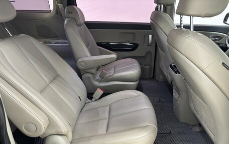 KIA Carnival III, 2018 год, 2 700 000 рублей, 13 фотография