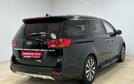 KIA Carnival III, 2018 год, 2 700 000 рублей, 4 фотография