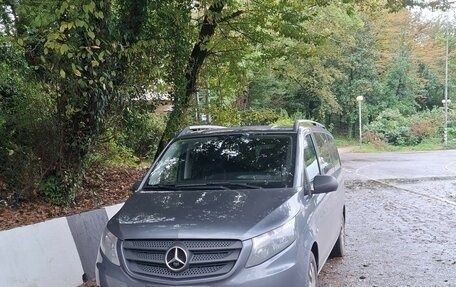 Mercedes-Benz Vito, 2015 год, 2 800 000 рублей, 2 фотография